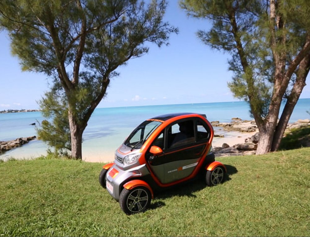 Bermi Electric Car Rental Drive in Bermuda