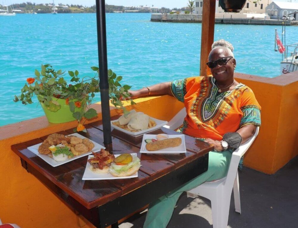 Henry VIII Restaurant, Sushi Bar & Pub Bermuda